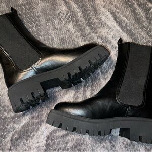 DV by Dolce Vita Villa Chelsea Boot- Black Chunky Sole Boots